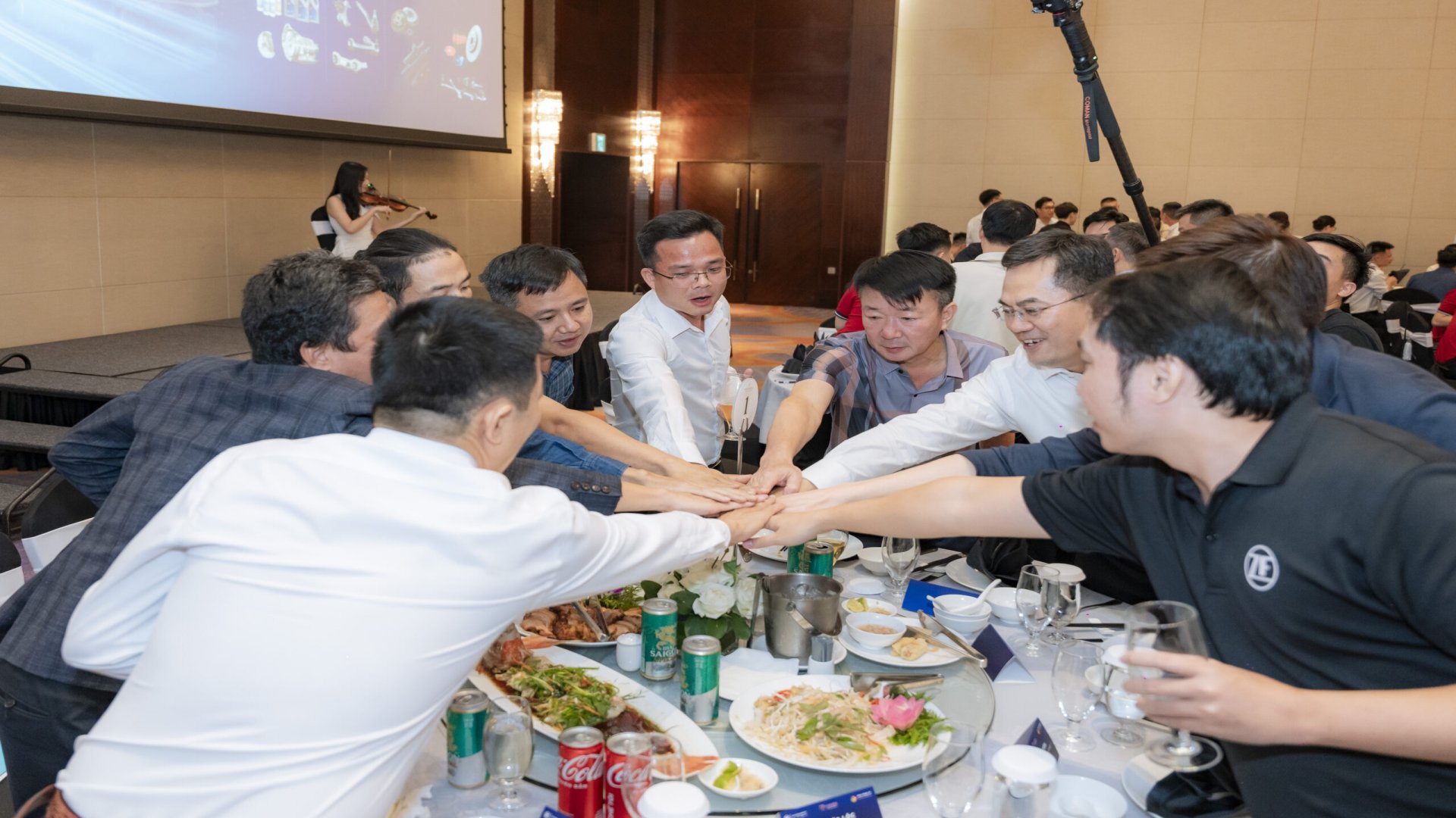 Bữa tiệc giao lưu & phần trao giải Gara may mắn
